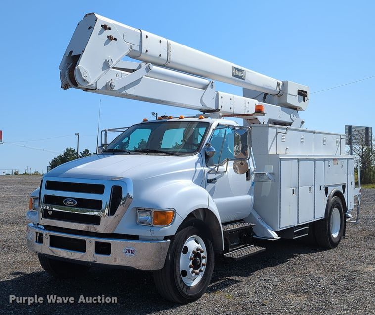 image for item KW9040 2005 Ford F750 Super Duty  bucket truck
