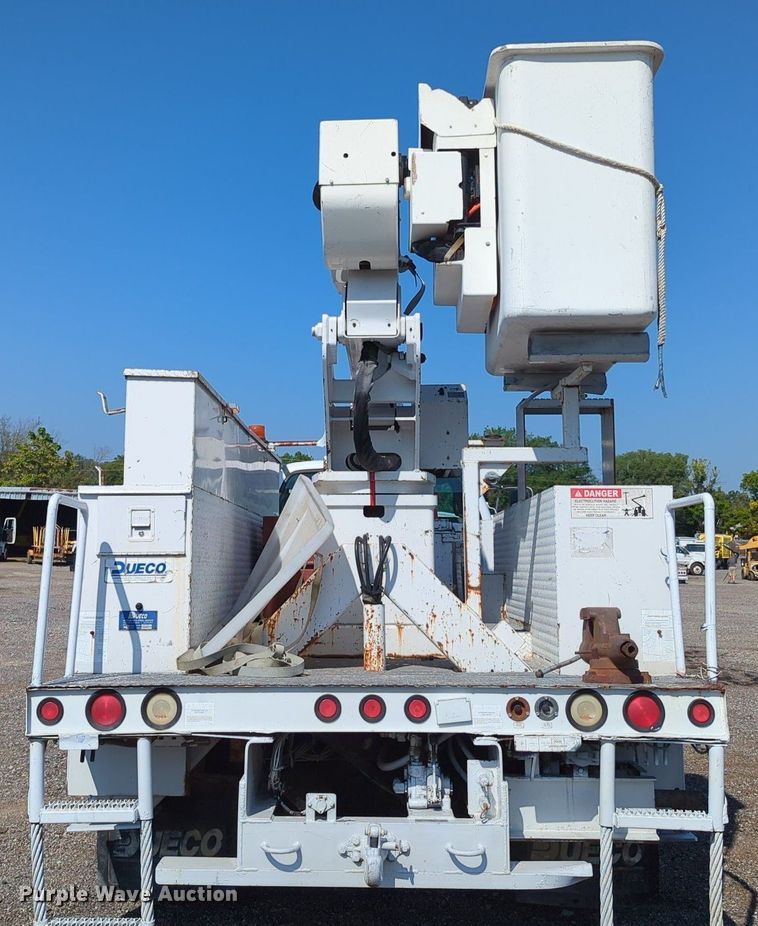 image for item KW9040 2005 Ford F750 Super Duty  bucket truck