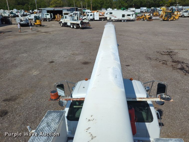 image for item KW9040 2005 Ford F750 Super Duty  bucket truck