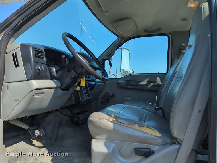 image for item KW9040 2005 Ford F750 Super Duty  bucket truck