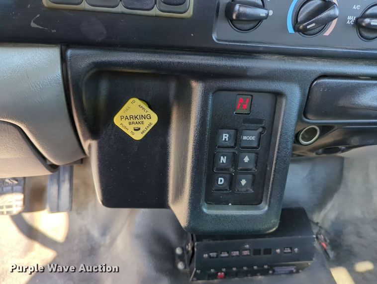 image for item KW9040 2005 Ford F750 Super Duty  bucket truck