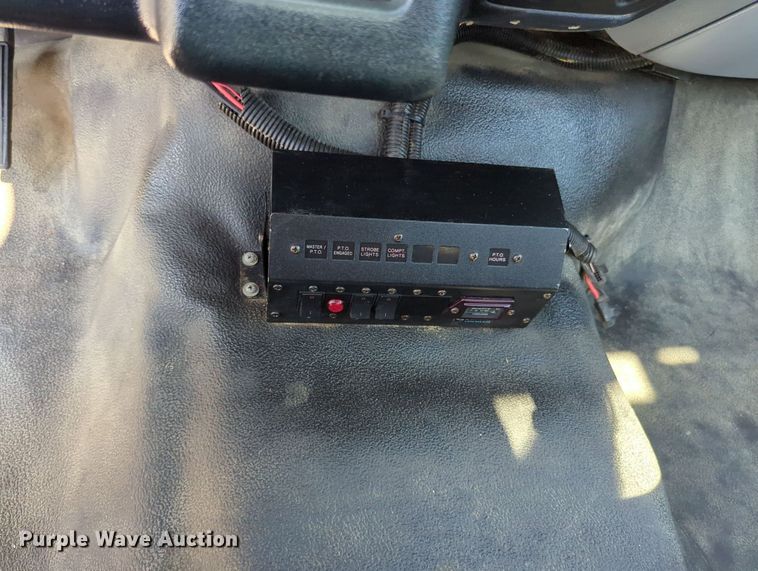 image for item KW9040 2005 Ford F750 Super Duty  bucket truck