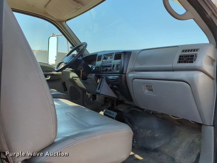 image for item KW9040 2005 Ford F750 Super Duty  bucket truck