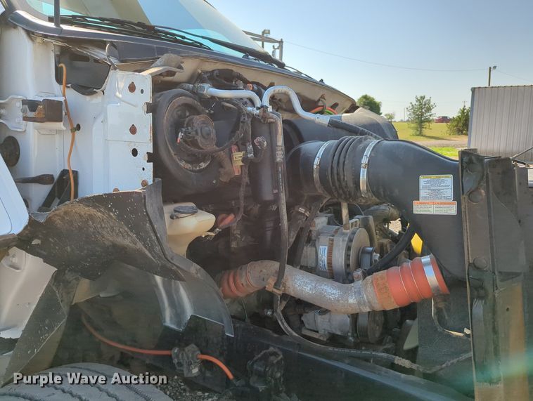 image for item KW9040 2005 Ford F750 Super Duty  bucket truck