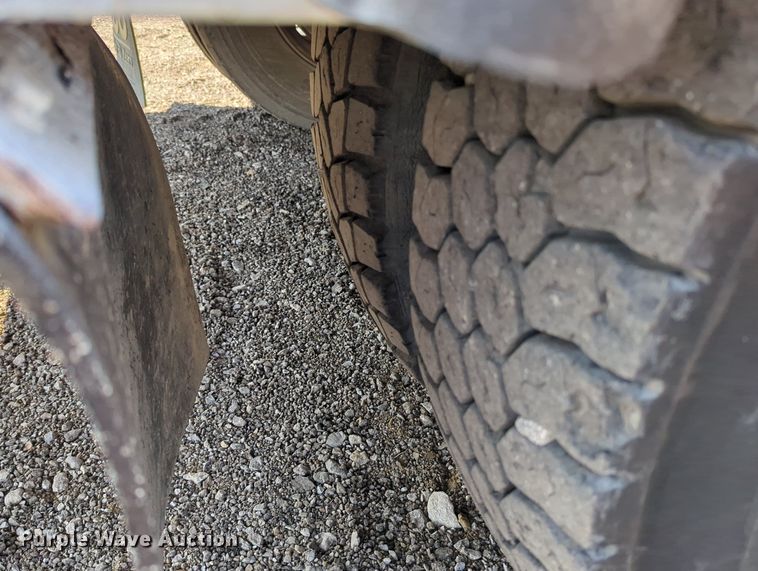 image for item KW9040 2005 Ford F750 Super Duty  bucket truck