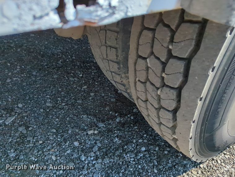 image for item KW9040 2005 Ford F750 Super Duty  bucket truck