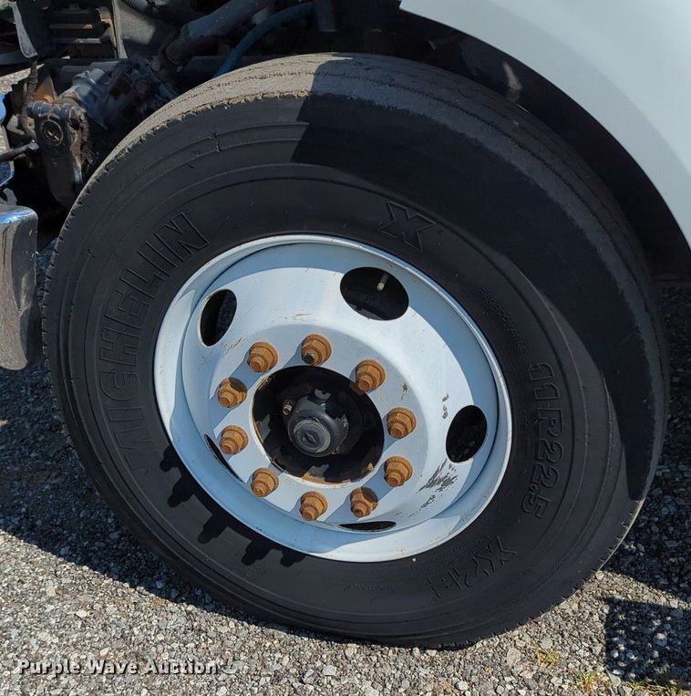 image for item KW9040 2005 Ford F750 Super Duty  bucket truck