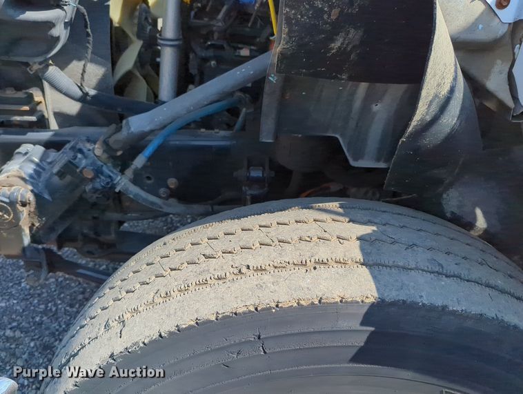 image for item KW9040 2005 Ford F750 Super Duty  bucket truck