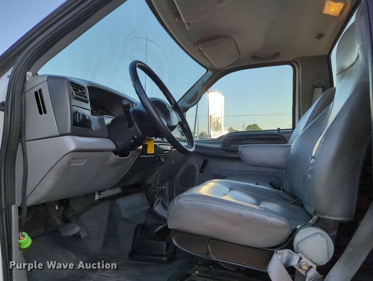 image for item KW9050 2006 Ford F750 Super Duty  box truck