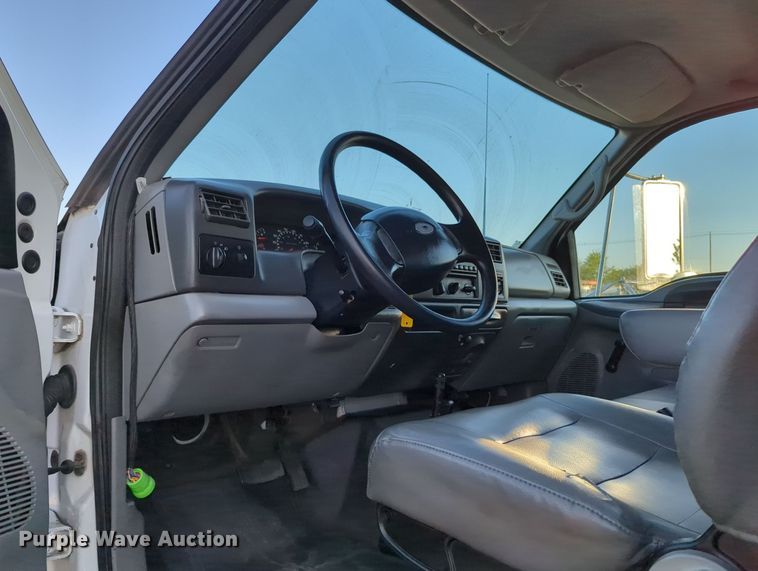 image for item KW9050 2006 Ford F750 Super Duty  box truck