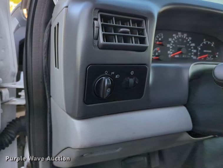 image for item KW9050 2006 Ford F750 Super Duty  box truck