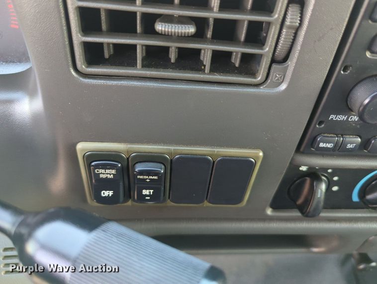 image for item KW9050 2006 Ford F750 Super Duty  box truck