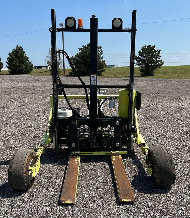 image for item KW9053 2013 Donkey Burro B18-3K  forklift