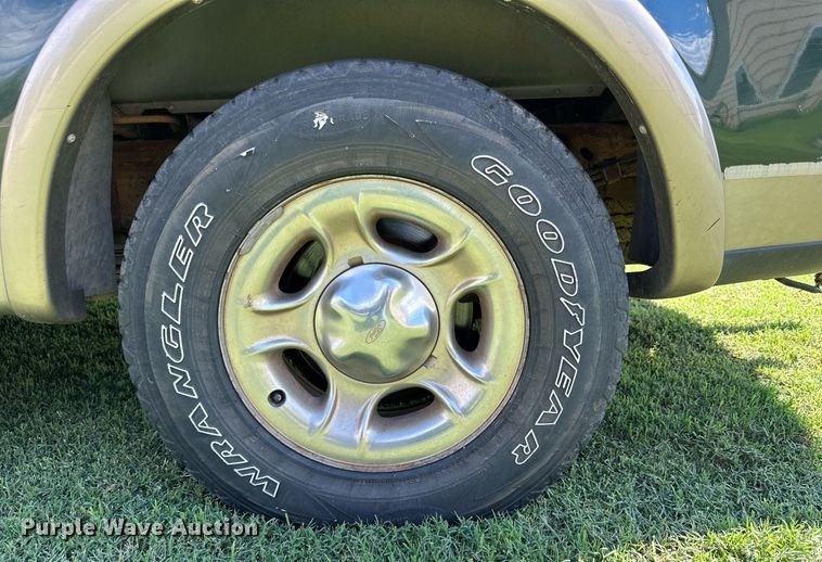 image for item KX9759 2001 Ford F150  SuperCrew pickup truck