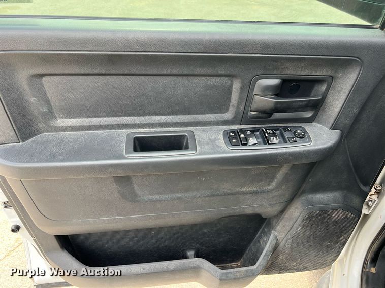 image for item LF9478 2012 Dodge Ram 3500HD  Crew Cab flatbed pickup truck