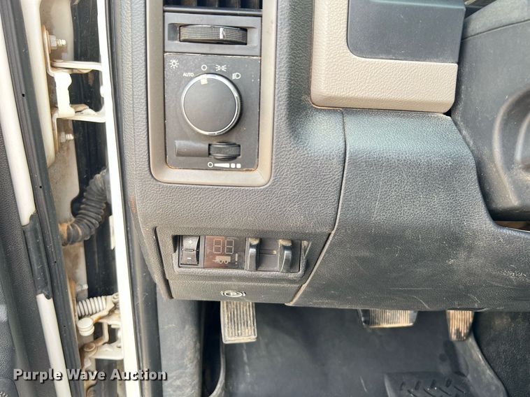 image for item LF9478 2012 Dodge Ram 3500HD  Crew Cab flatbed pickup truck