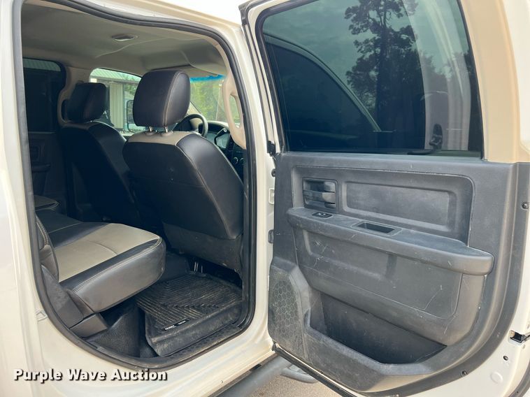 image for item LF9478 2012 Dodge Ram 3500HD  Crew Cab flatbed pickup truck