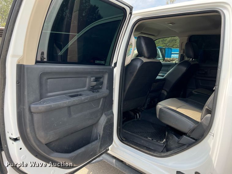 image for item LF9478 2012 Dodge Ram 3500HD  Crew Cab flatbed pickup truck