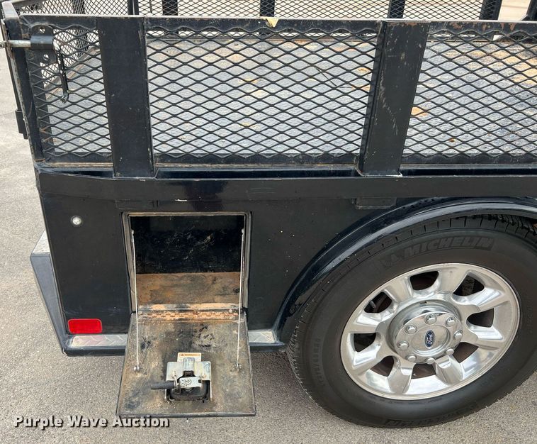 image for item LF9479 2015 Ford F250 Super Duty XLT  SuperCab flatbed pickup truck