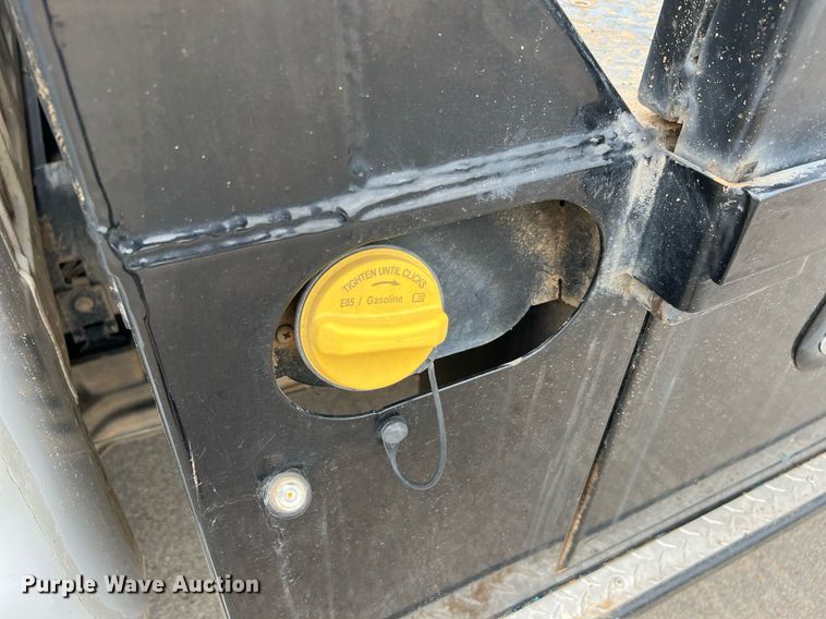 image for item LF9479 2015 Ford F250 Super Duty XLT  SuperCab flatbed pickup truck