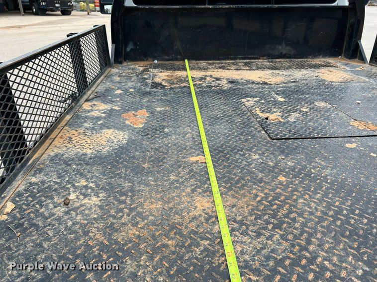 image for item LF9479 2015 Ford F250 Super Duty XLT  SuperCab flatbed pickup truck