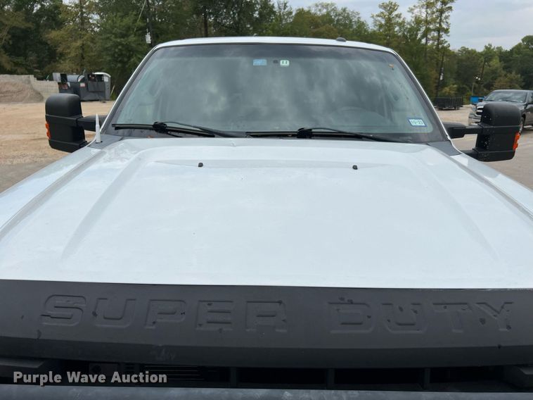 image for item LF9479 2015 Ford F250 Super Duty XLT  SuperCab flatbed pickup truck