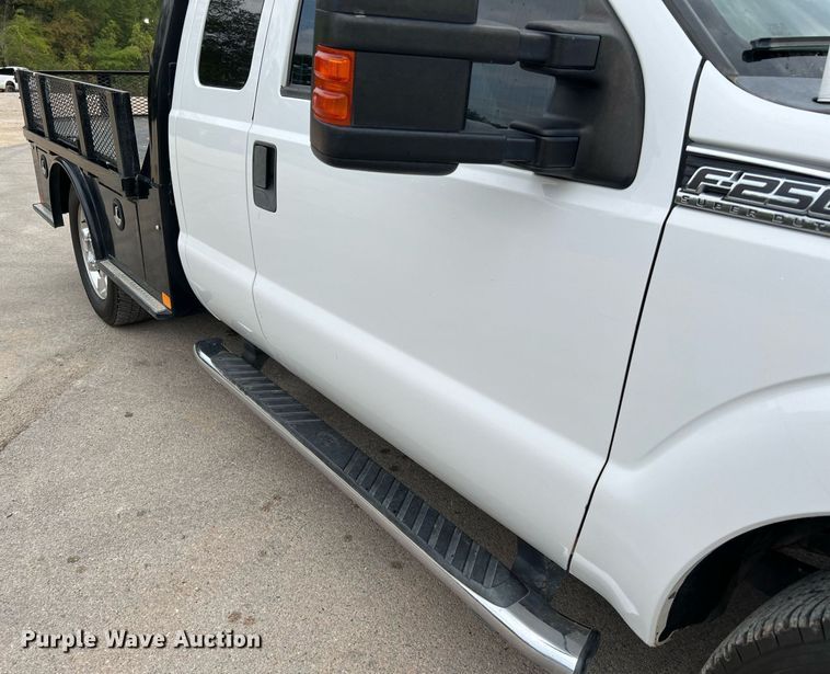 image for item LF9479 2015 Ford F250 Super Duty XLT  SuperCab flatbed pickup truck