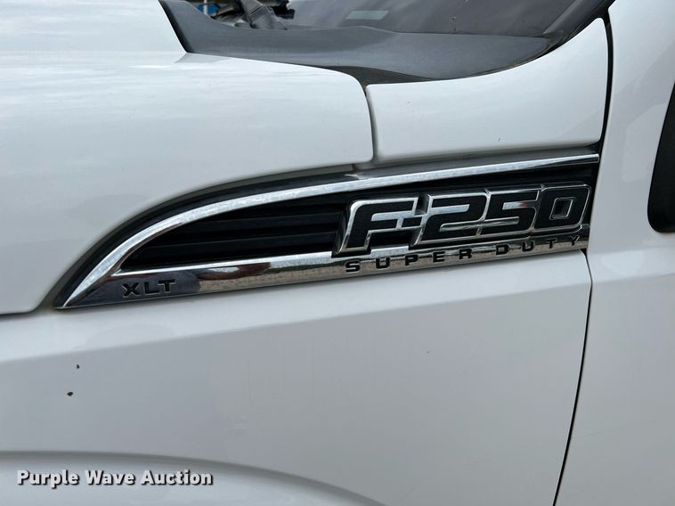 image for item LF9479 2015 Ford F250 Super Duty XLT  SuperCab flatbed pickup truck