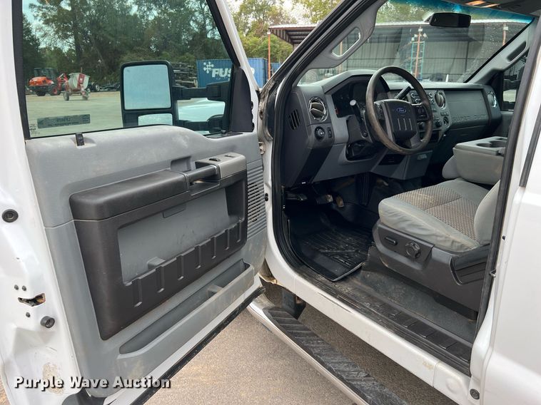 image for item LF9479 2015 Ford F250 Super Duty XLT  SuperCab flatbed pickup truck