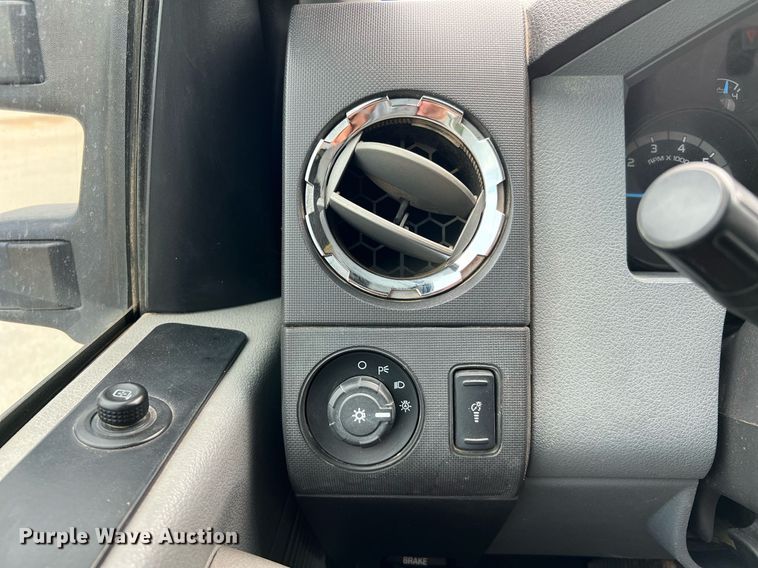 image for item LF9479 2015 Ford F250 Super Duty XLT  SuperCab flatbed pickup truck