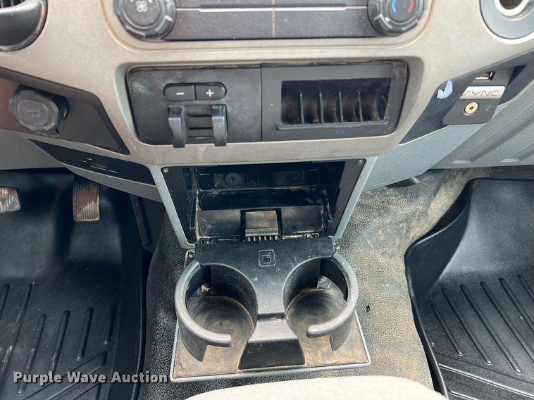 image for item LF9479 2015 Ford F250 Super Duty XLT  SuperCab flatbed pickup truck