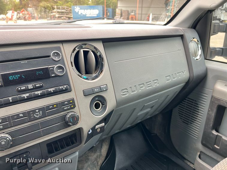 image for item LF9479 2015 Ford F250 Super Duty XLT  SuperCab flatbed pickup truck