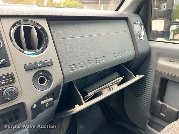 image for item LF9479 2015 Ford F250 Super Duty XLT  SuperCab flatbed pickup truck