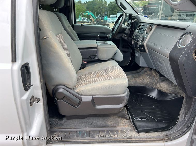 image for item LF9479 2015 Ford F250 Super Duty XLT  SuperCab flatbed pickup truck