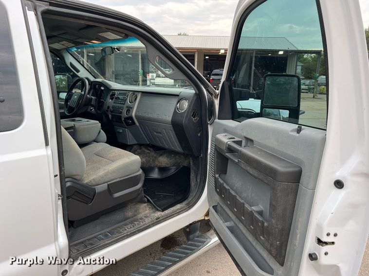 image for item LF9479 2015 Ford F250 Super Duty XLT  SuperCab flatbed pickup truck