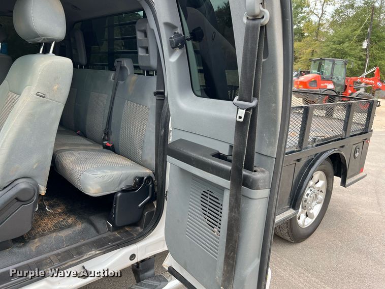 image for item LF9479 2015 Ford F250 Super Duty XLT  SuperCab flatbed pickup truck