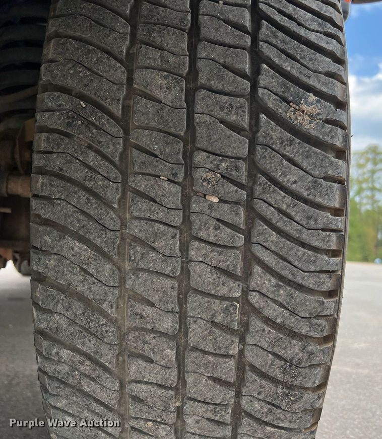 image for item LF9479 2015 Ford F250 Super Duty XLT  SuperCab flatbed pickup truck