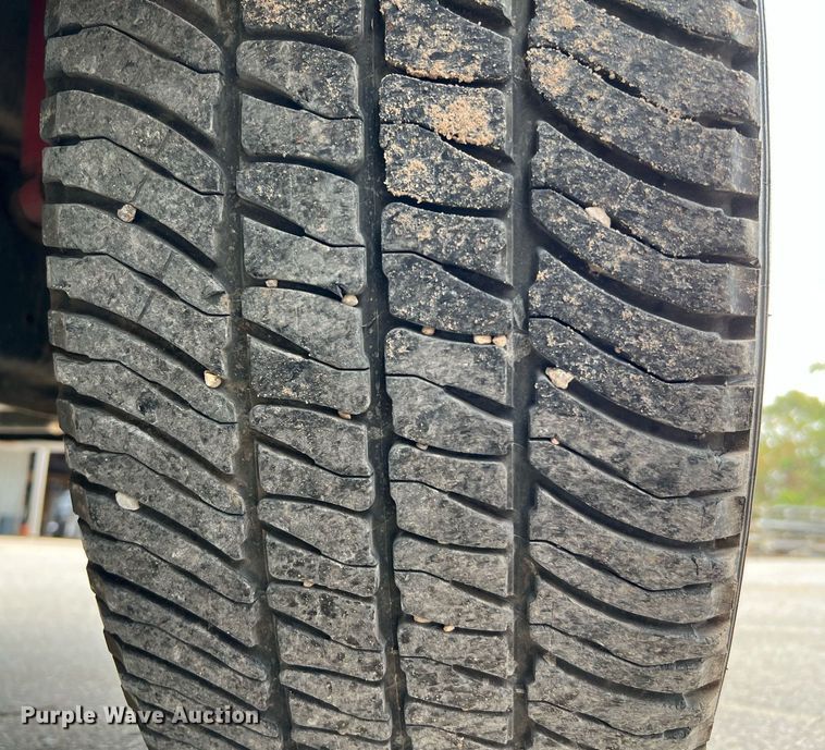 image for item LF9479 2015 Ford F250 Super Duty XLT  SuperCab flatbed pickup truck