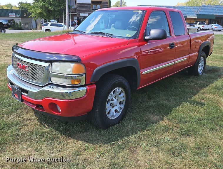 image for item LM9142 2007 GMC Sierra 1500  Ext. Cab pickup truck