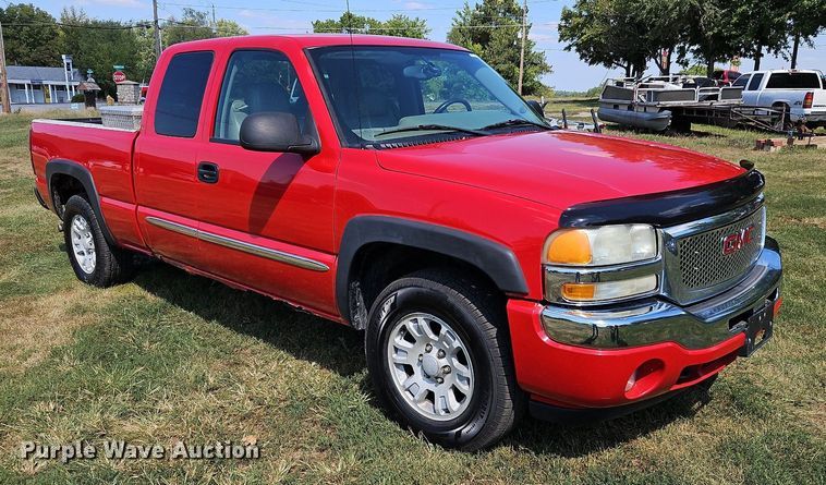 image for item LM9142 2007 GMC Sierra 1500  Ext. Cab pickup truck