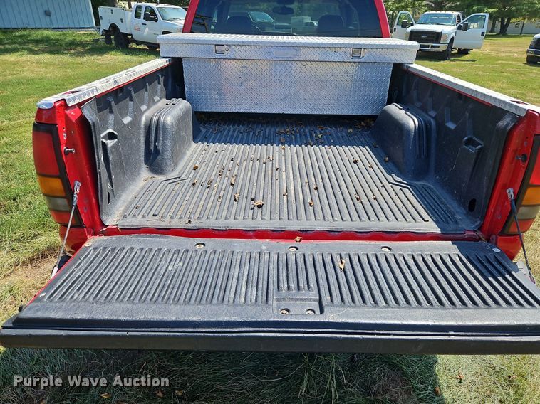 image for item LM9142 2007 GMC Sierra 1500  Ext. Cab pickup truck