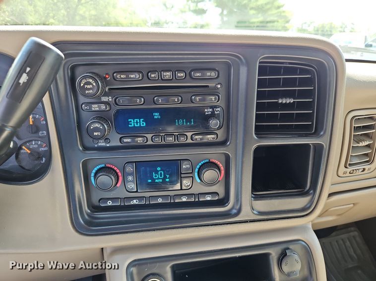 image for item LM9142 2007 GMC Sierra 1500  Ext. Cab pickup truck