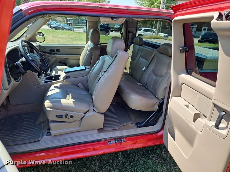 image for item LM9142 2007 GMC Sierra 1500  Ext. Cab pickup truck