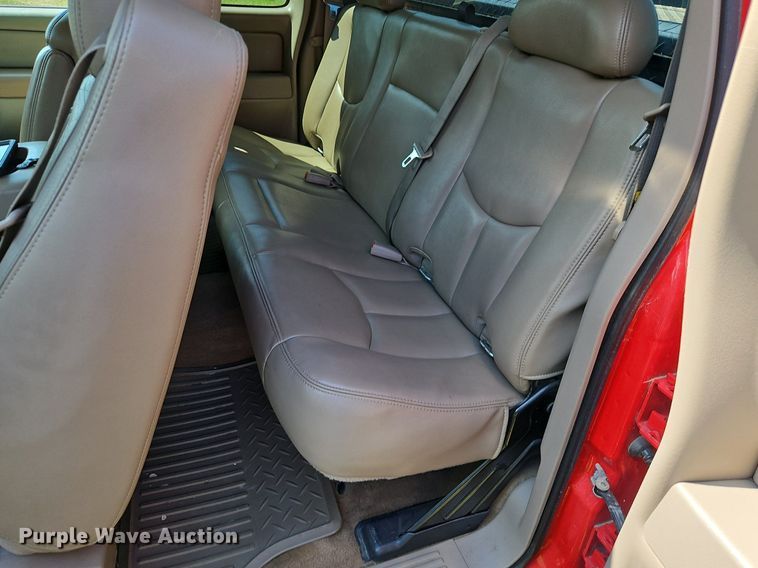 image for item LM9142 2007 GMC Sierra 1500  Ext. Cab pickup truck