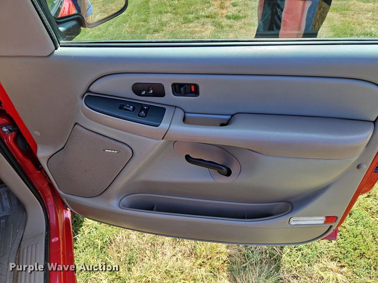 image for item LM9142 2007 GMC Sierra 1500  Ext. Cab pickup truck