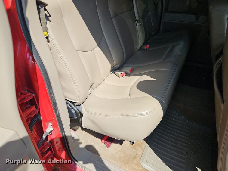 image for item LM9142 2007 GMC Sierra 1500  Ext. Cab pickup truck