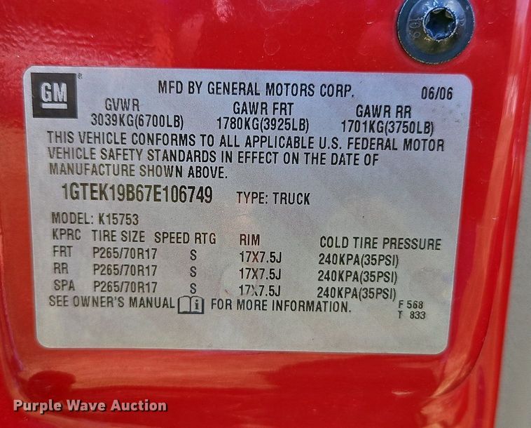 image for item LM9142 2007 GMC Sierra 1500  Ext. Cab pickup truck