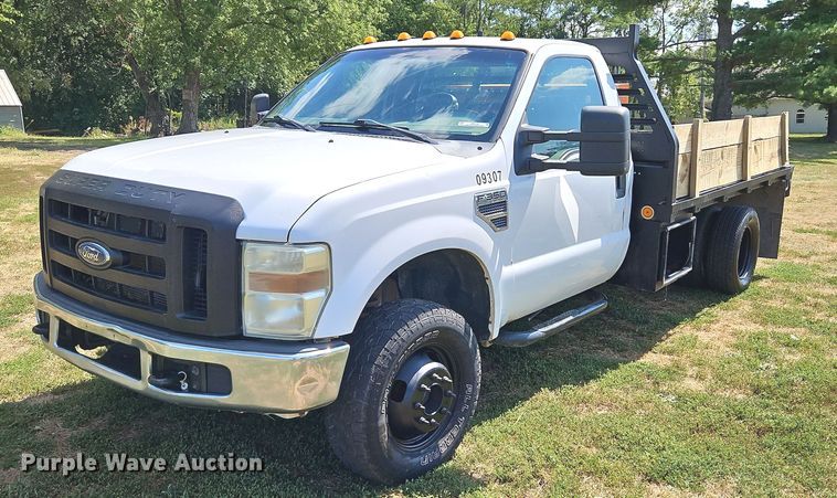 image for item LM9143 2009 Ford F350 Super Duty XL  flatbed pickup truck