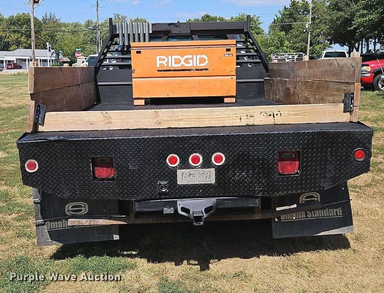 image for item LM9143 2009 Ford F350 Super Duty XL  flatbed pickup truck