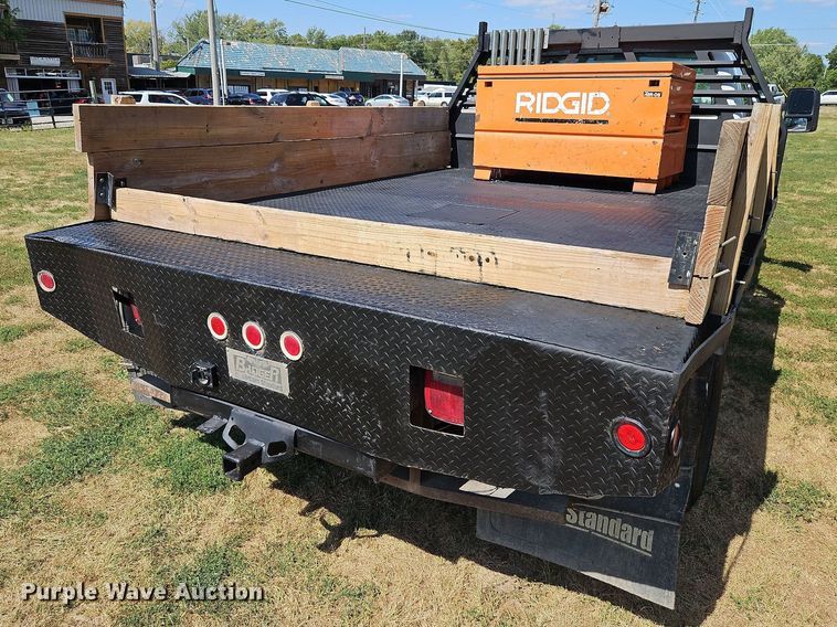 image for item LM9143 2009 Ford F350 Super Duty XL  flatbed pickup truck